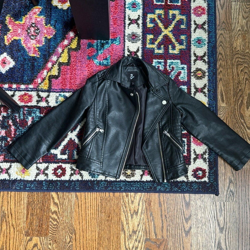 Target’s Art Class moto leather jacket - 4/5